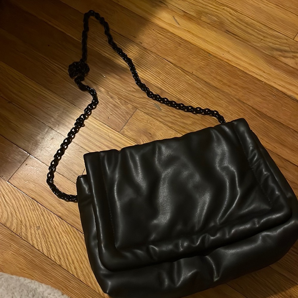 H&M black puffer crossbody bag